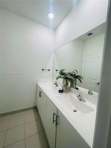 11942 SW 239th St, Homestead, FL 33032