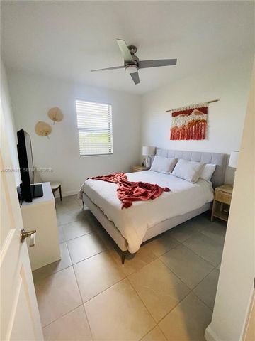 11942 SW 239th St, Homestead, FL 33032