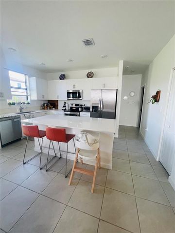 11942 SW 239th St, Homestead, FL 33032