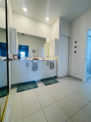 11942 SW 239th St, Homestead, FL 33032