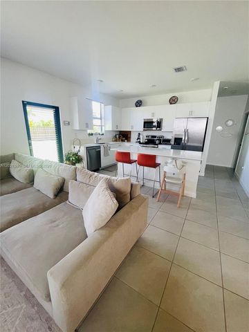 11942 SW 239th St, Homestead, FL 33032