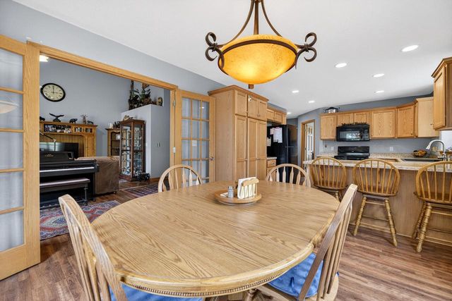 760 Mill Pond ROAD, Dousman, WI 53118