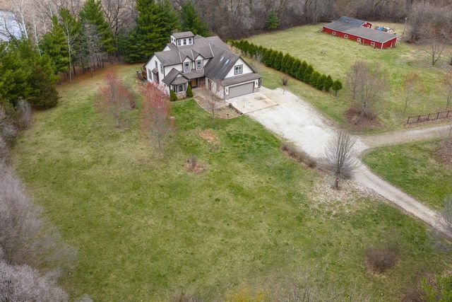 760 Mill Pond ROAD, Dousman, WI 53118