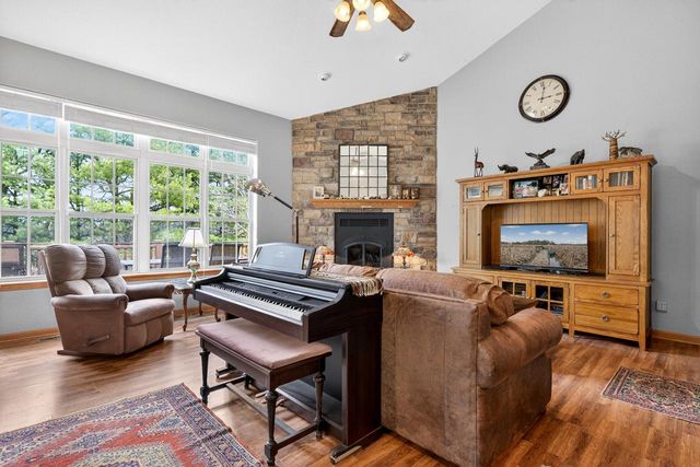 760 Mill Pond ROAD, Dousman, WI 53118