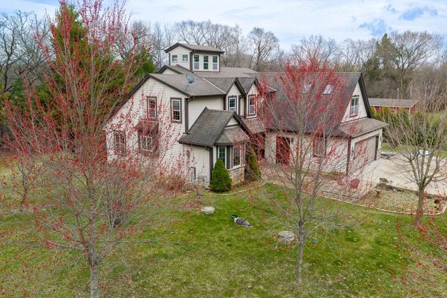 760 Mill Pond ROAD, Dousman, WI 53118