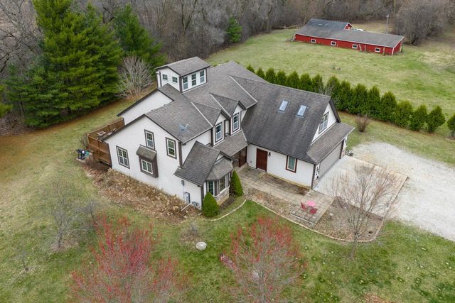 760 Mill Pond ROAD, Dousman, WI 53118