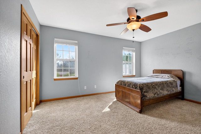 760 Mill Pond ROAD, Dousman, WI 53118