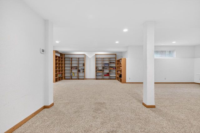 760 Mill Pond ROAD, Dousman, WI 53118
