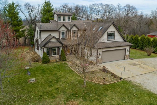 760 Mill Pond ROAD, Dousman, WI 53118