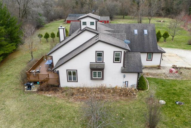 760 Mill Pond ROAD, Dousman, WI 53118