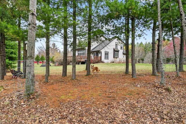 760 Mill Pond ROAD, Dousman, WI 53118