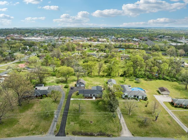 207 Donna Dr, Madison, TN 37115