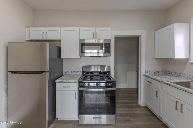 2032 W ADAMS Street, Phoenix, AZ 85009