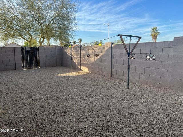 2032 W ADAMS Street, Phoenix, AZ 85009