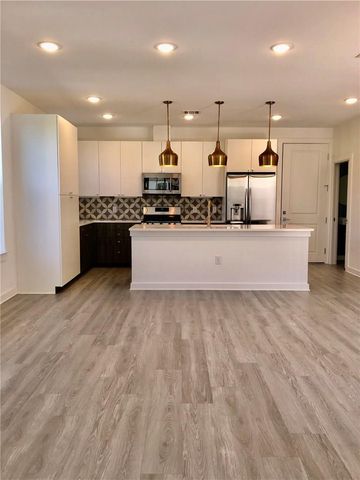 2624 Metcalfe RD 6, Austin, TX 78741