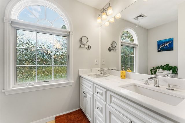 481 Glen Hill Drive, North Kingstown, RI 02874