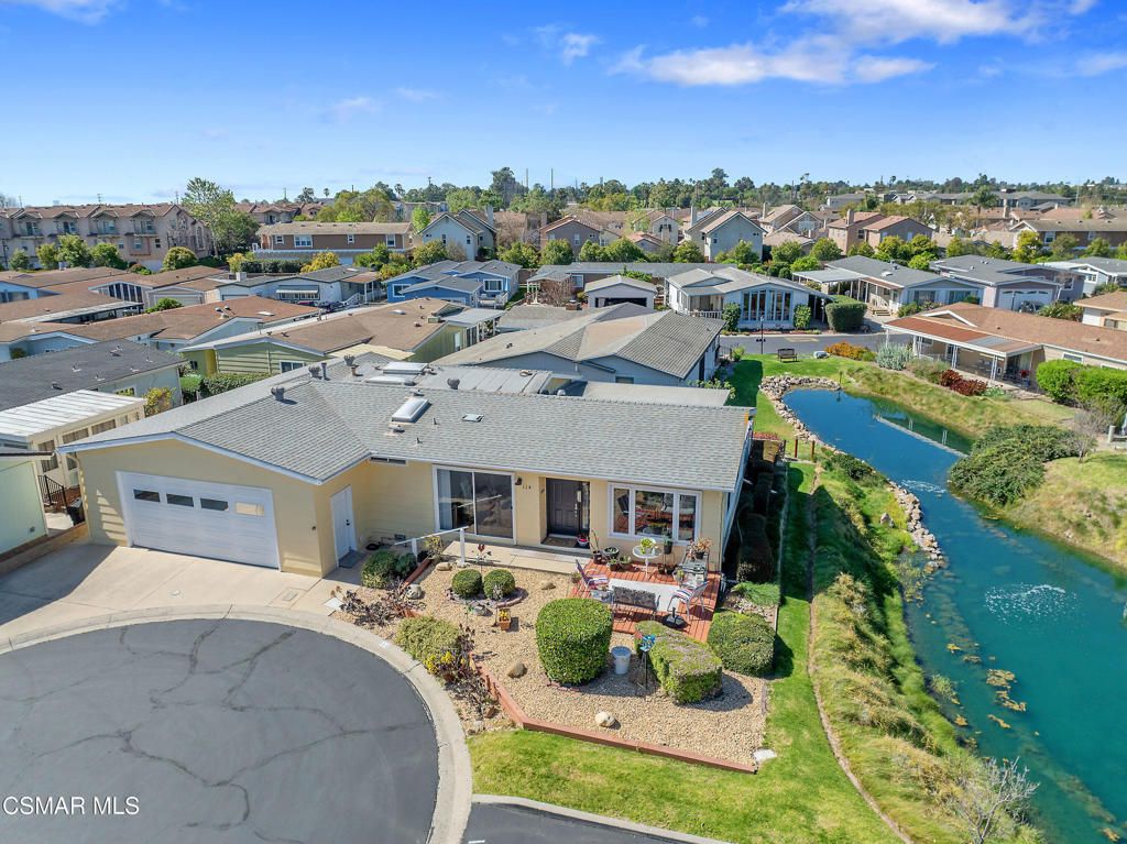Image 1 of property listing at 114 Poinsettia Gardens Drive 114, Ventura, CA 93004