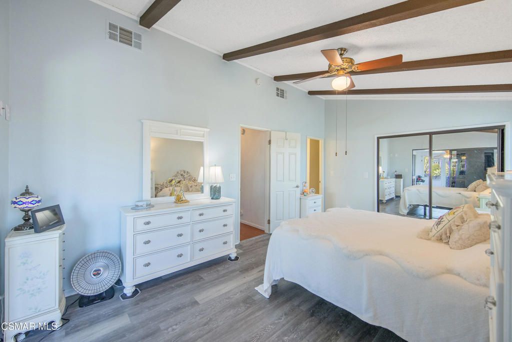 Image 20 of property listing at 114 Poinsettia Gardens Drive 114, Ventura, CA 93004