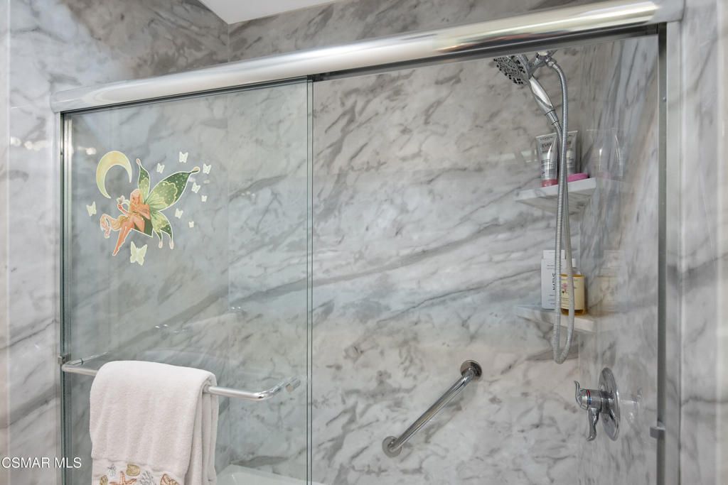 Image 22 of property listing at 114 Poinsettia Gardens Drive 114, Ventura, CA 93004