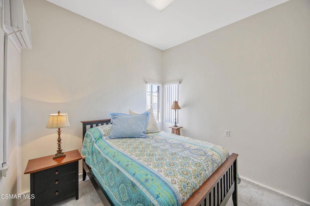 Image 23 of property listing at 114 Poinsettia Gardens Drive 114, Ventura, CA 93004