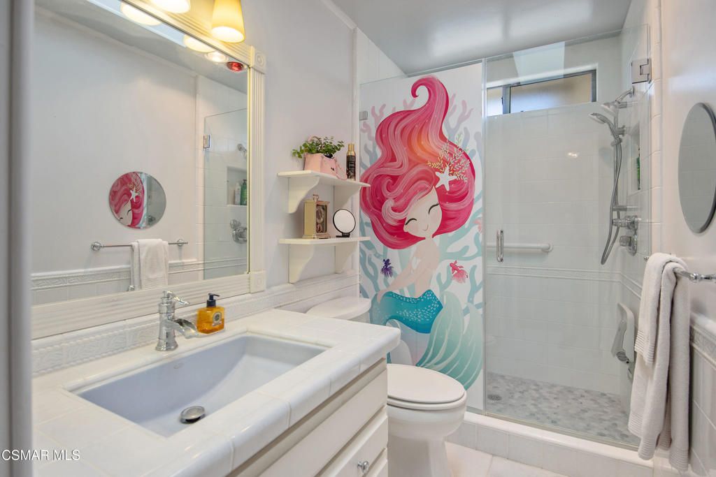 Image 24 of property listing at 114 Poinsettia Gardens Drive 114, Ventura, CA 93004