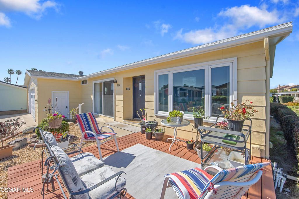 Image 4 of property listing at 114 Poinsettia Gardens Drive 114, Ventura, CA 93004
