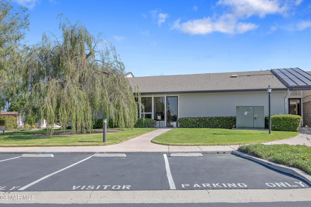 Image 43 of property listing at 114 Poinsettia Gardens Drive 114, Ventura, CA 93004