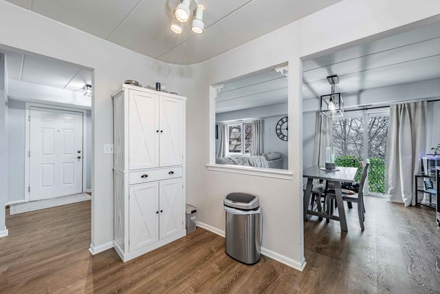 9527 S 54th Avenue 2B, Oak Lawn, IL 60453