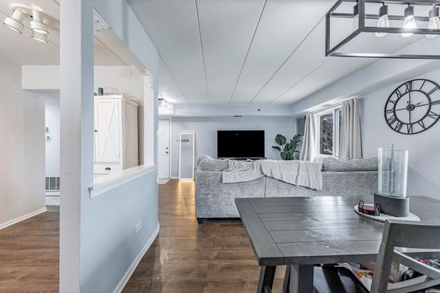 9527 S 54th Avenue 2B, Oak Lawn, IL 60453