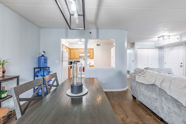 9527 S 54th Avenue 2B, Oak Lawn, IL 60453