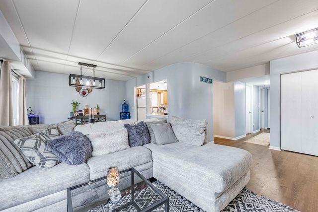 9527 S 54th Avenue 2B, Oak Lawn, IL 60453