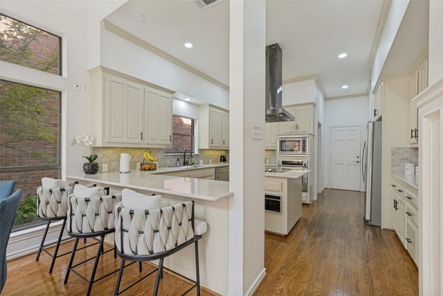 7 Queensview Court, Dallas, TX 75225