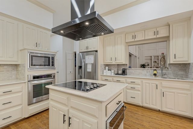 7 Queensview Court, Dallas, TX 75225