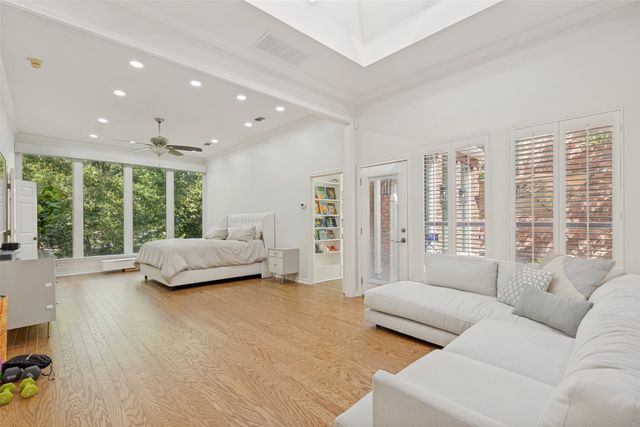 7 Queensview Court, Dallas, TX 75225
