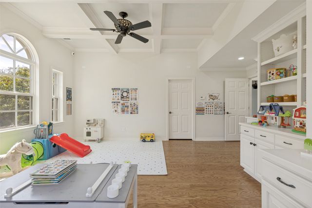 7 Queensview Court, Dallas, TX 75225