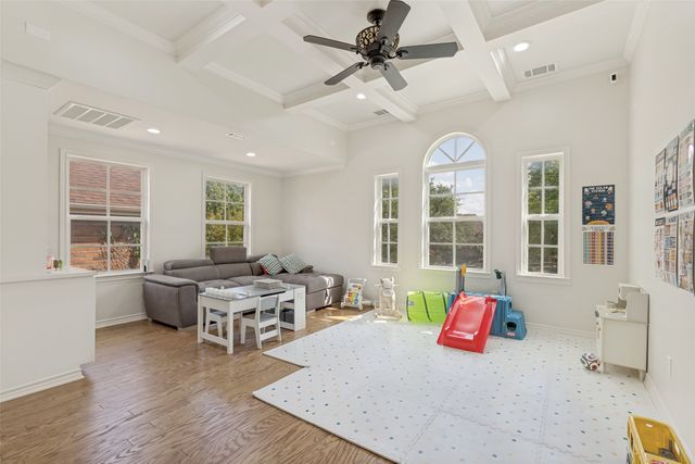 7 Queensview Court, Dallas, TX 75225