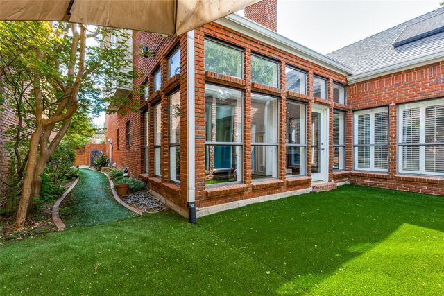 7 Queensview Court, Dallas, TX 75225