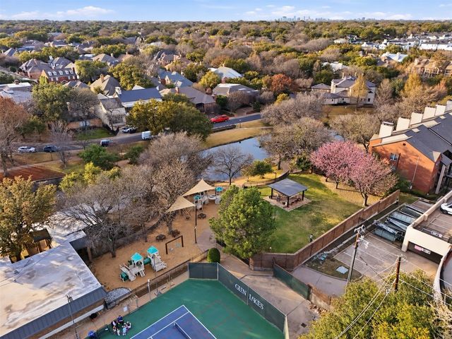 7 Queensview Court, Dallas, TX 75225