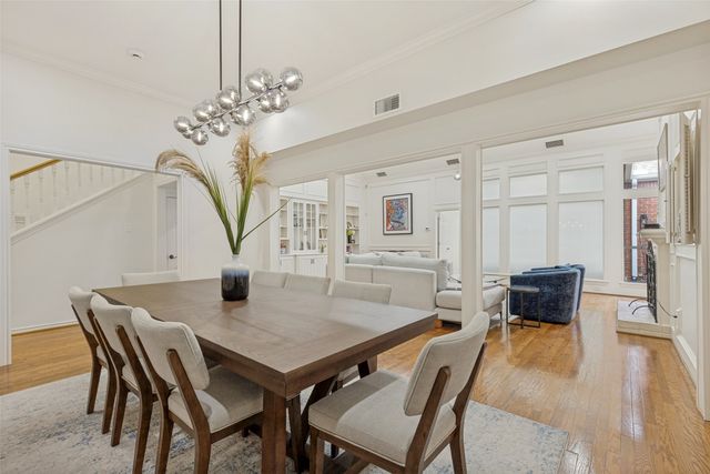 7 Queensview Court, Dallas, TX 75225