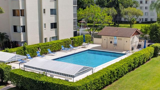 3186 VIA POINCIANA 114, Lake Worth, FL 33467