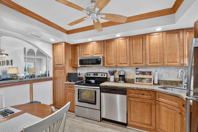 3186 VIA POINCIANA 114, Lake Worth, FL 33467