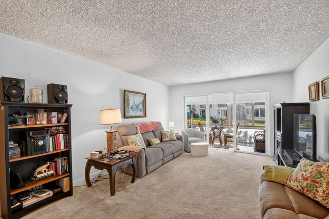 3186 VIA POINCIANA 114, Lake Worth, FL 33467