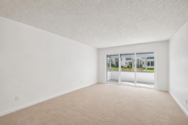 3186 VIA POINCIANA 114, Lake Worth, FL 33467