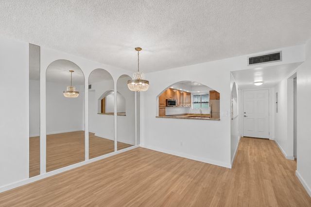 3186 VIA POINCIANA 114, Lake Worth, FL 33467