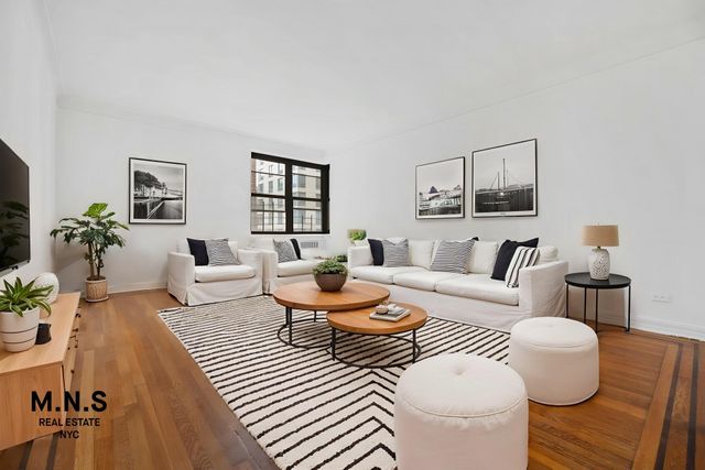 15501 90th Ave Apt 3A, New York City, NY 11432