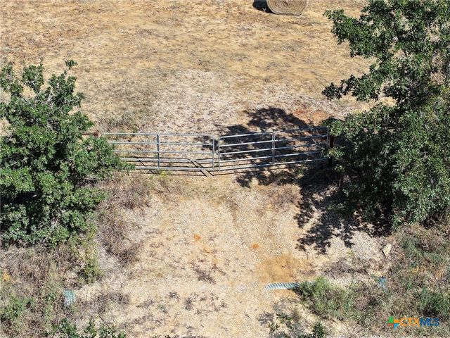 475 CR 320, Rockdale, TX 76567