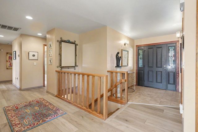 1361 La Loma Drive, Medford, OR 97504