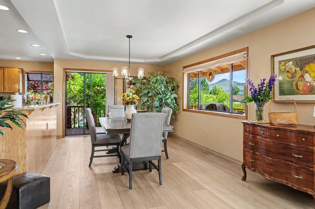 1361 La Loma Drive, Medford, OR 97504