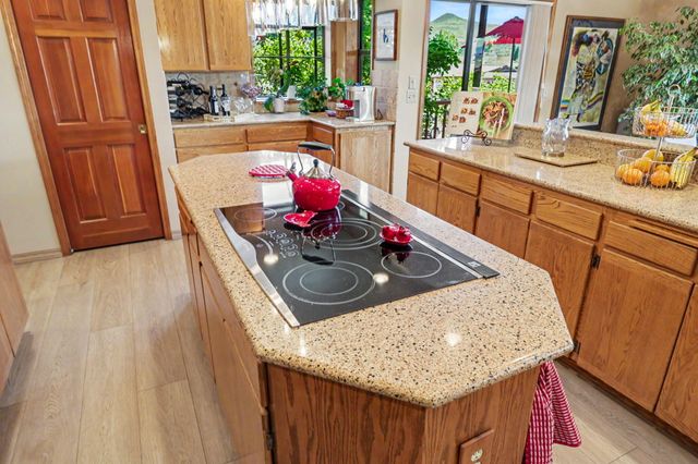 1361 La Loma Drive, Medford, OR 97504