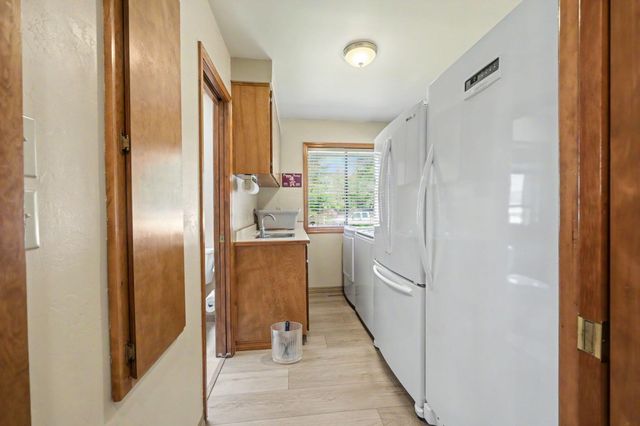1361 La Loma Drive, Medford, OR 97504